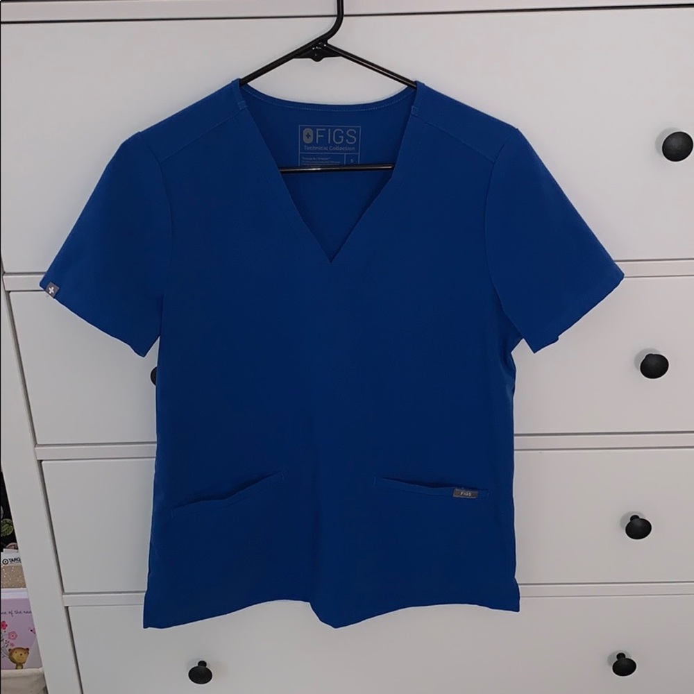 Figs Casma Three Pocket Scrub Top- Royal Blue